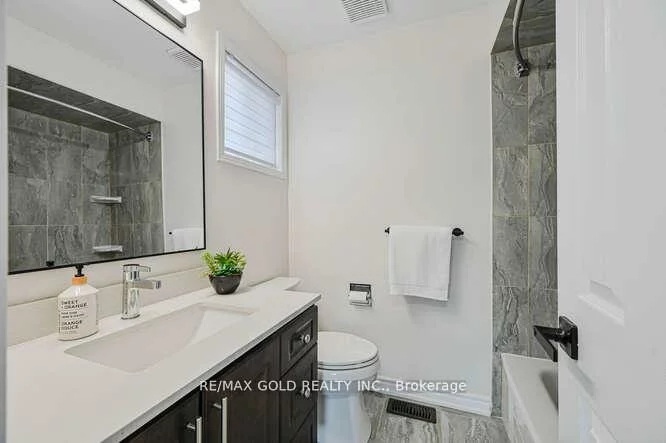 115, Valonia, Brampton North, Brampton