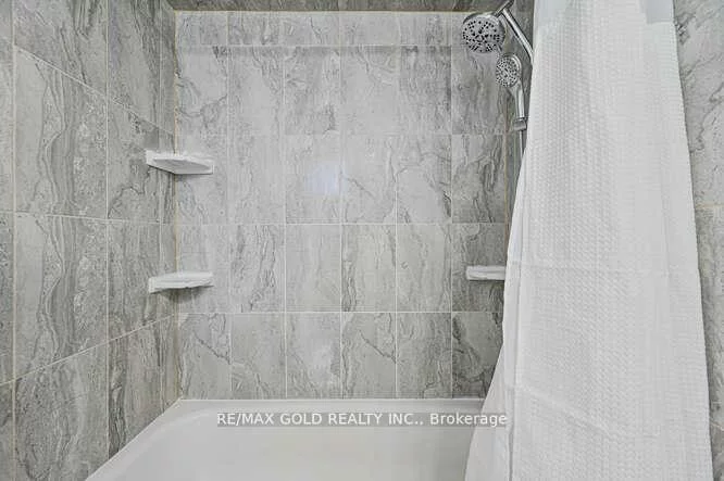 115, Valonia, Brampton North, Brampton