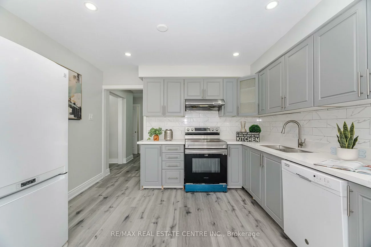 76, Moffatt, Fletcher's West, Brampton