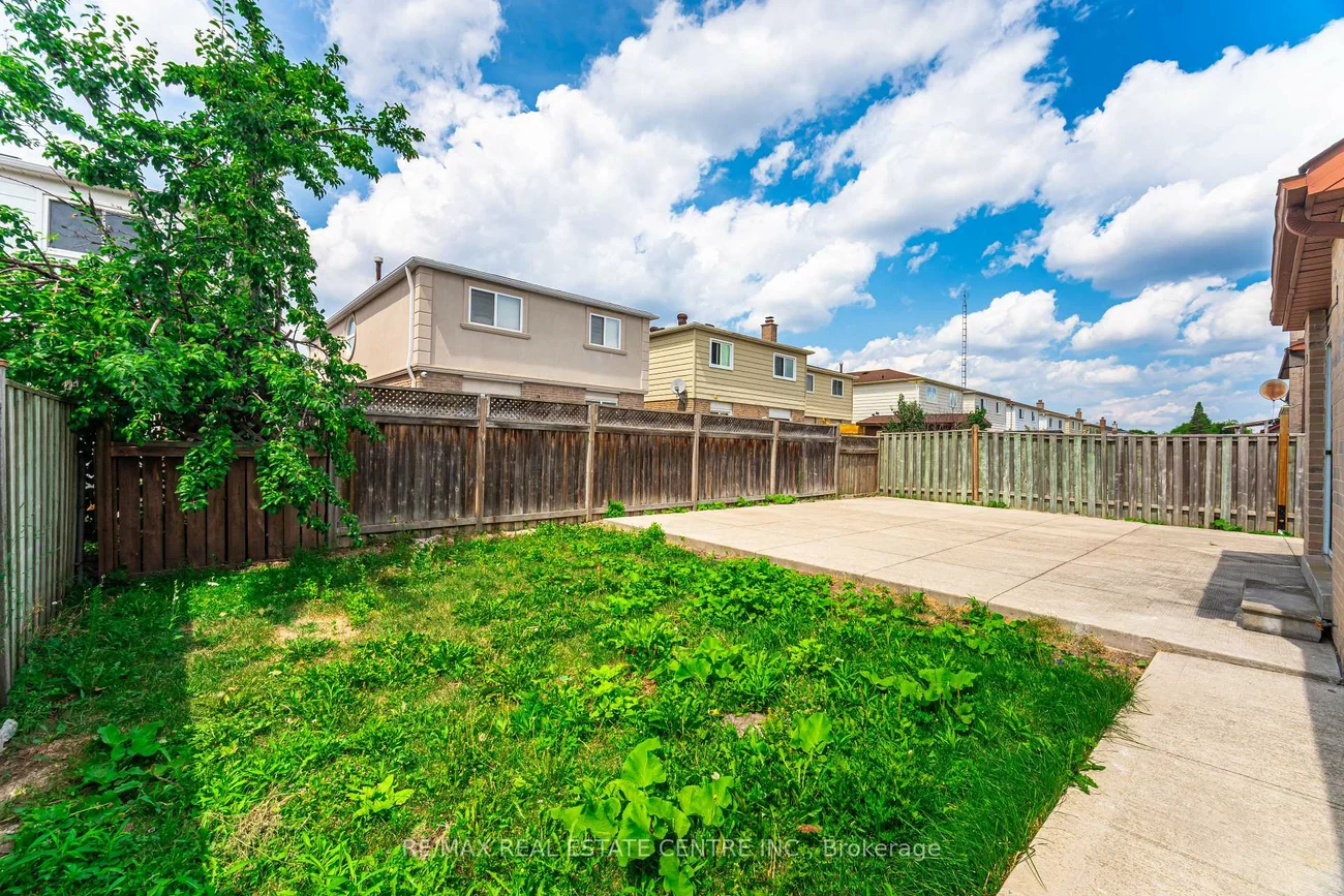 76, Moffatt, Fletcher's West, Brampton