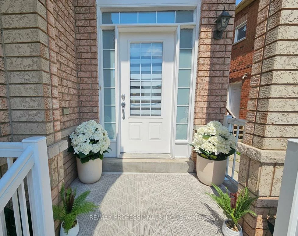 89, Calm Waters, Madoc, Brampton