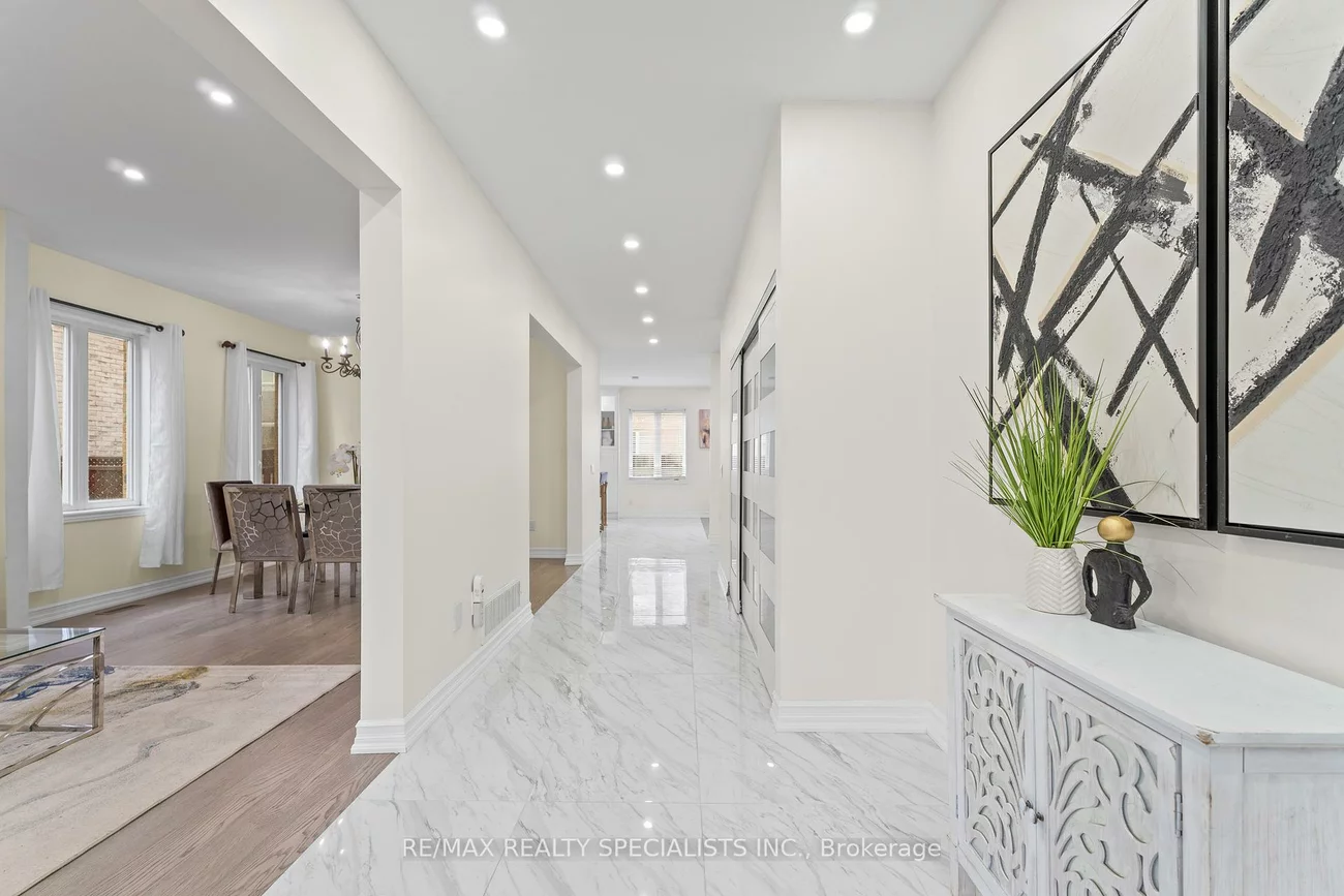 16, Banks, Vales of Castlemore, Brampton