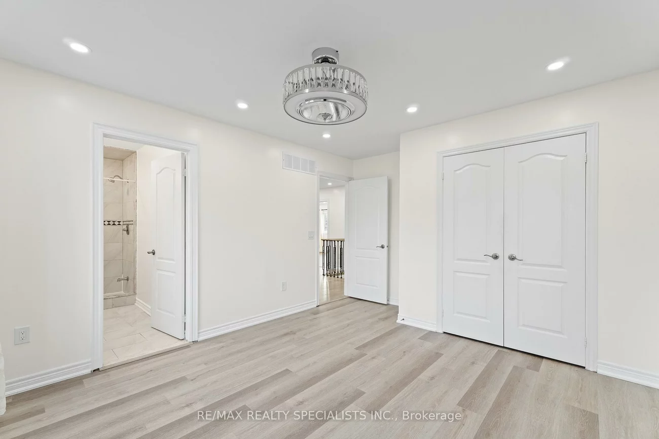 16, Banks, Vales of Castlemore, Brampton
