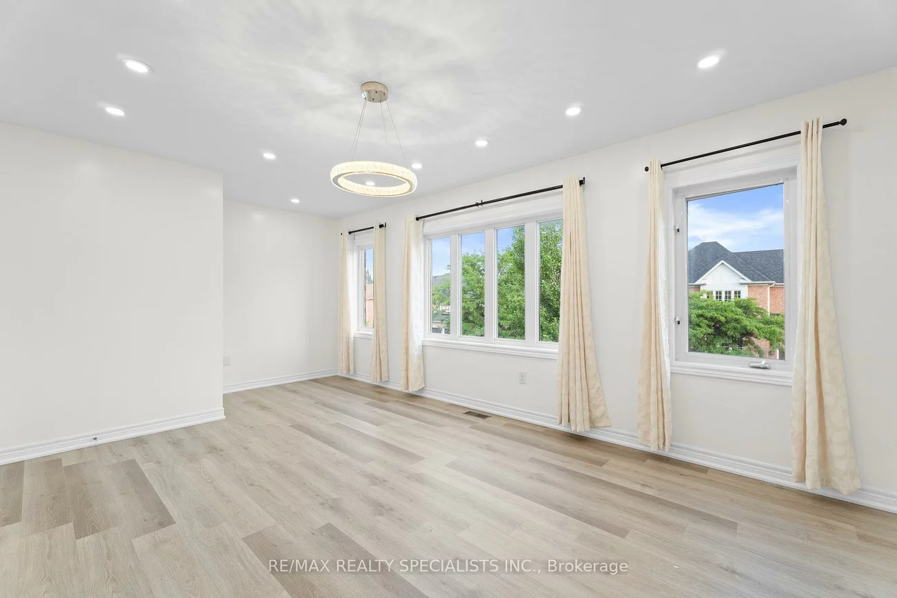 16, Banks, Vales of Castlemore, Brampton