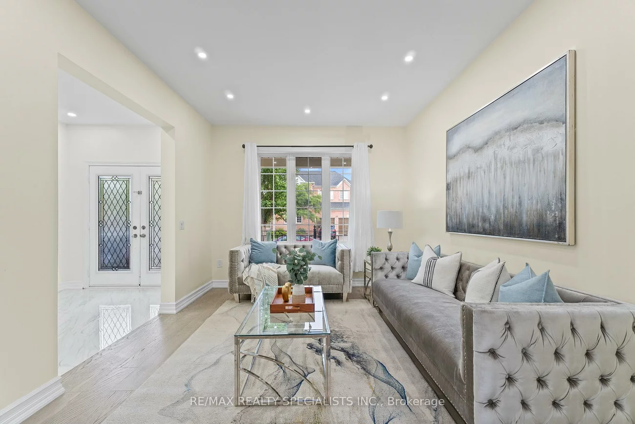 16, Banks, Vales of Castlemore, Brampton