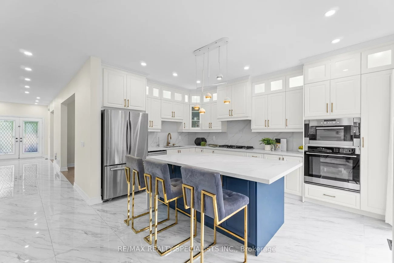 16, Banks, Vales of Castlemore, Brampton