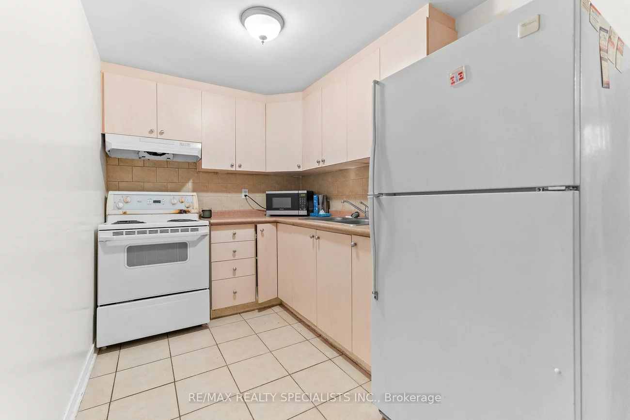 16, Banks, Vales of Castlemore, Brampton