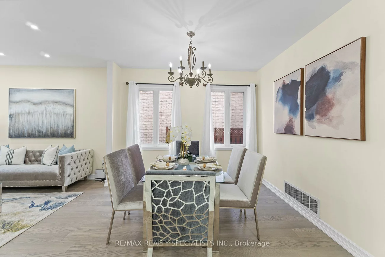 16, Banks, Vales of Castlemore, Brampton