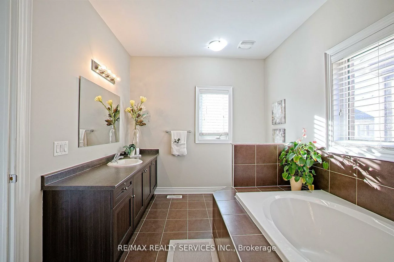 93, Bear Run, Credit Valley, Brampton
