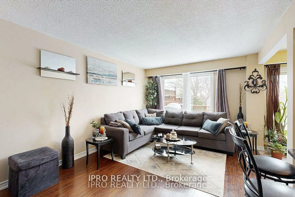 238, Royal Salisbury, Madoc, Brampton