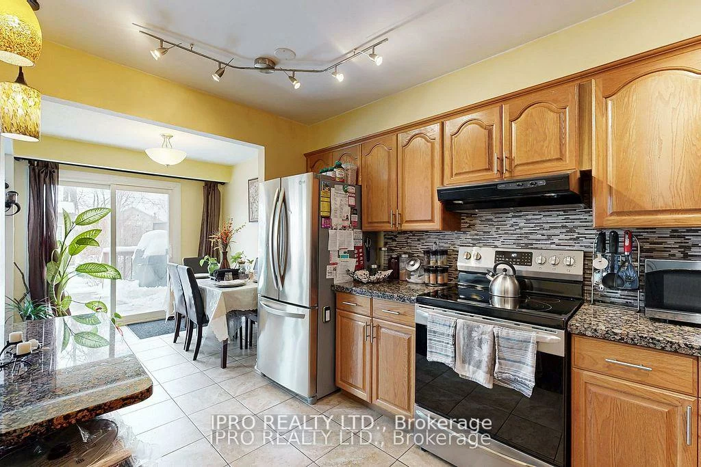 238, Royal Salisbury, Madoc, Brampton