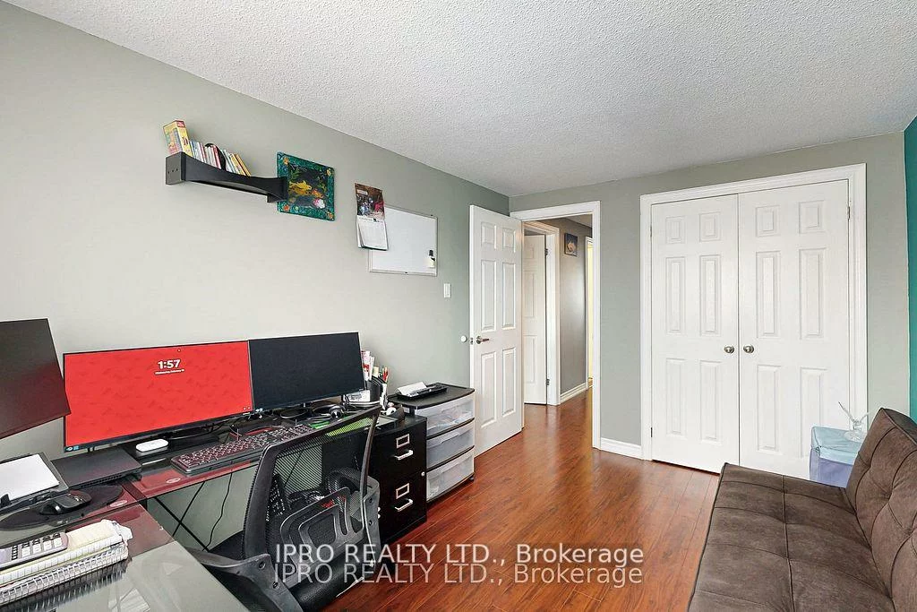 238, Royal Salisbury, Madoc, Brampton