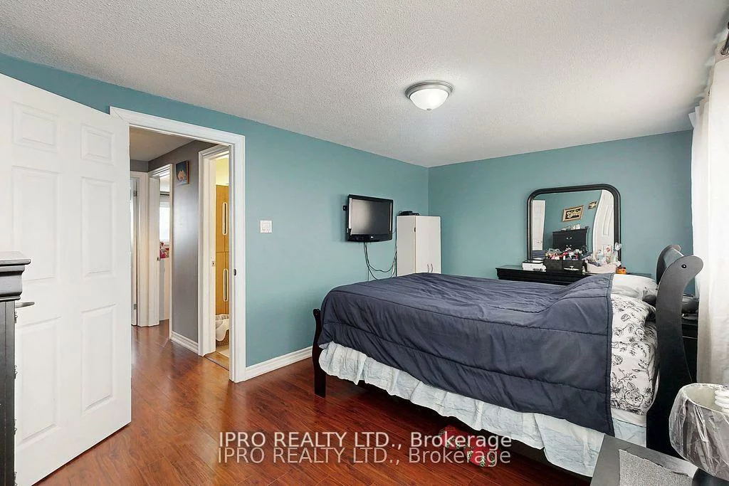 238, Royal Salisbury, Madoc, Brampton