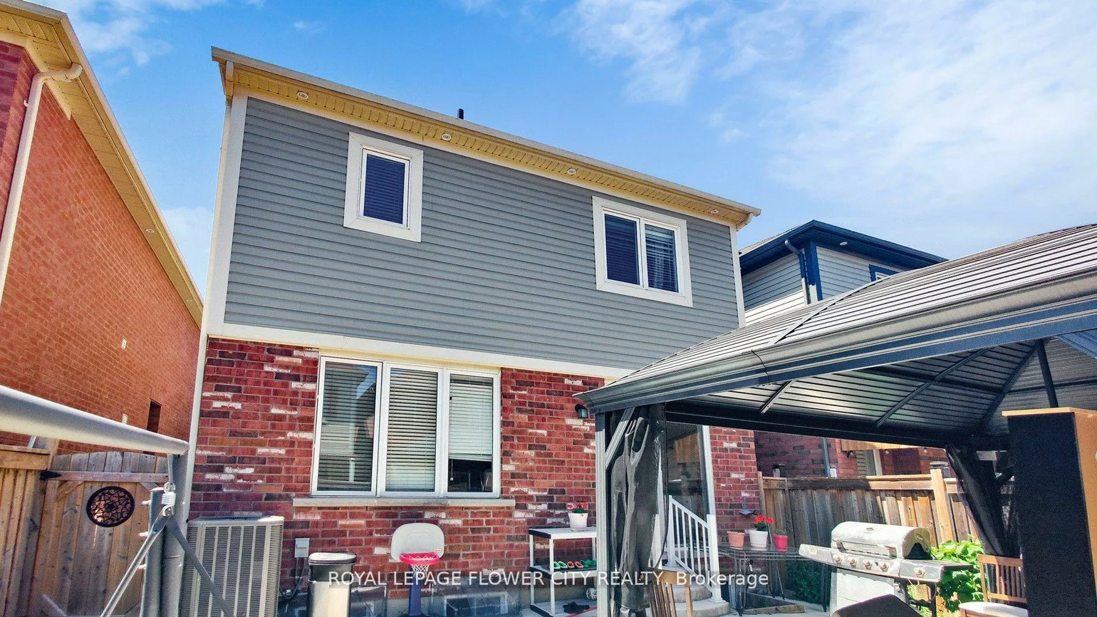 3, Fenchurch, Northwest Brampton, Brampton