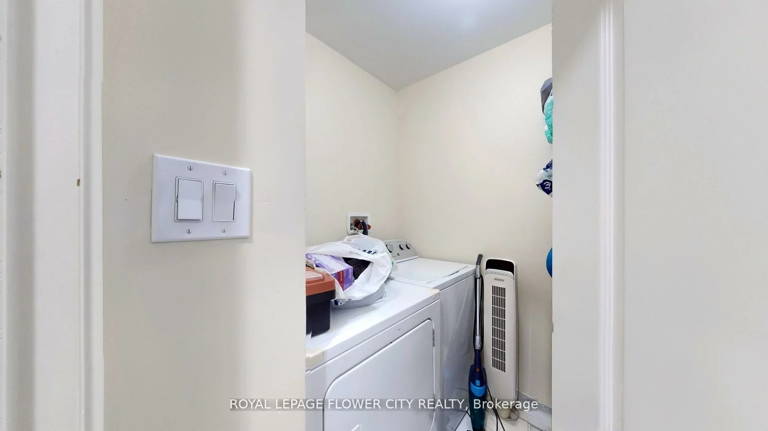 3, Fenchurch, Northwest Brampton, Brampton