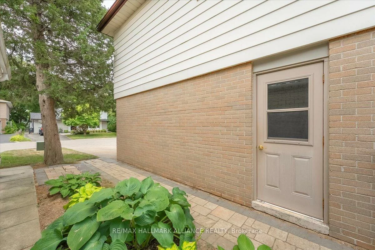 26, Lockton, Brampton East, Brampton