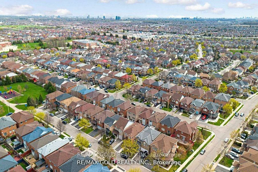36, Roxton, Fletcher's Meadow, Brampton