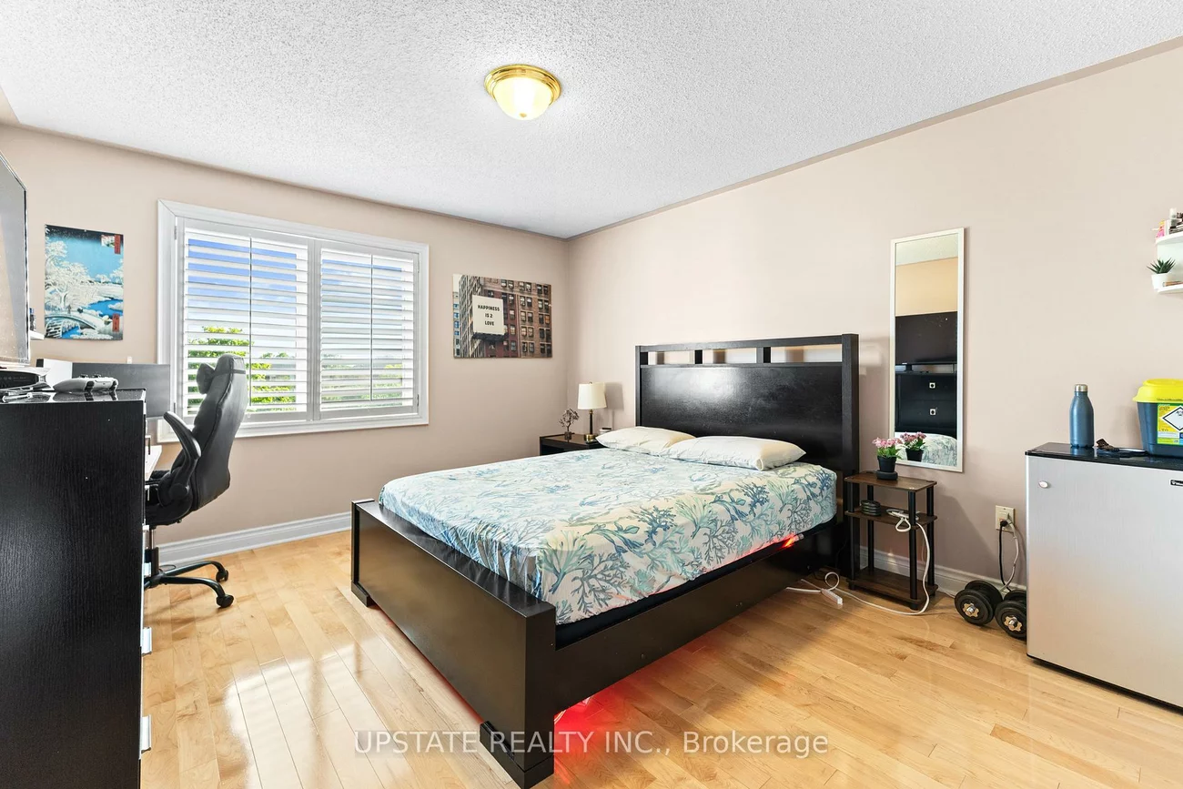 28, Cosmo, Vales of Castlemore, Brampton