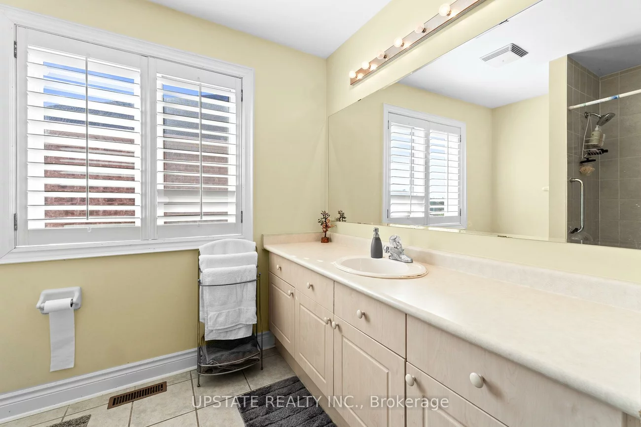 28, Cosmo, Vales of Castlemore, Brampton