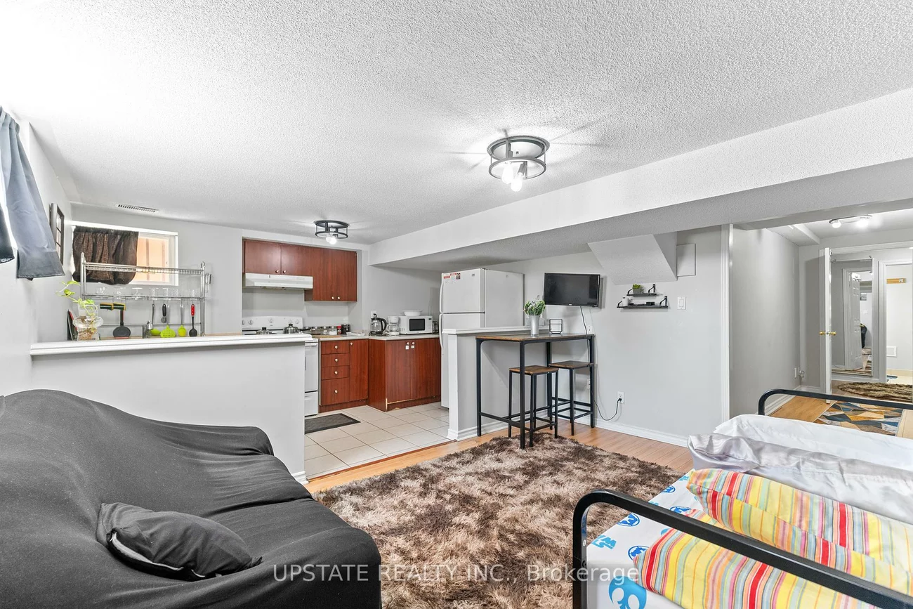 28, Cosmo, Vales of Castlemore, Brampton