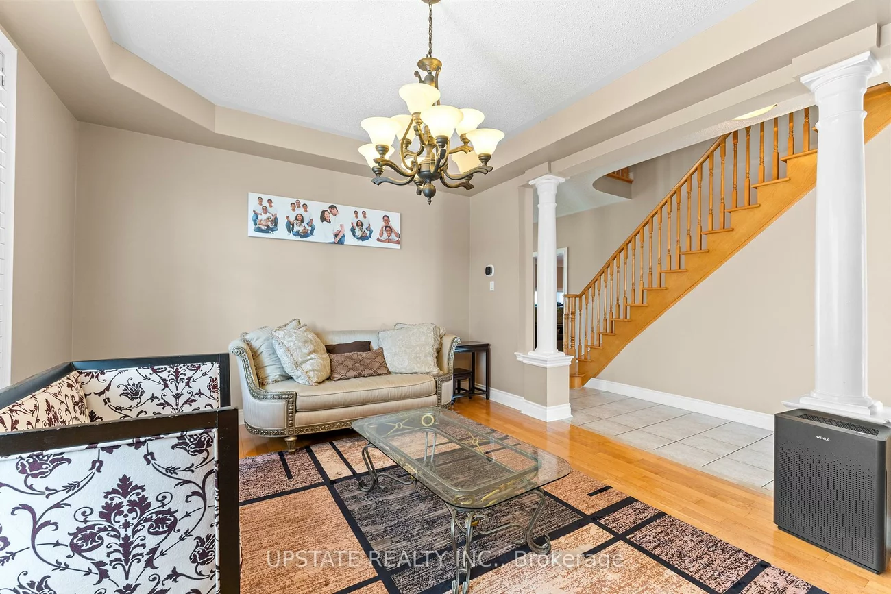 28, Cosmo, Vales of Castlemore, Brampton