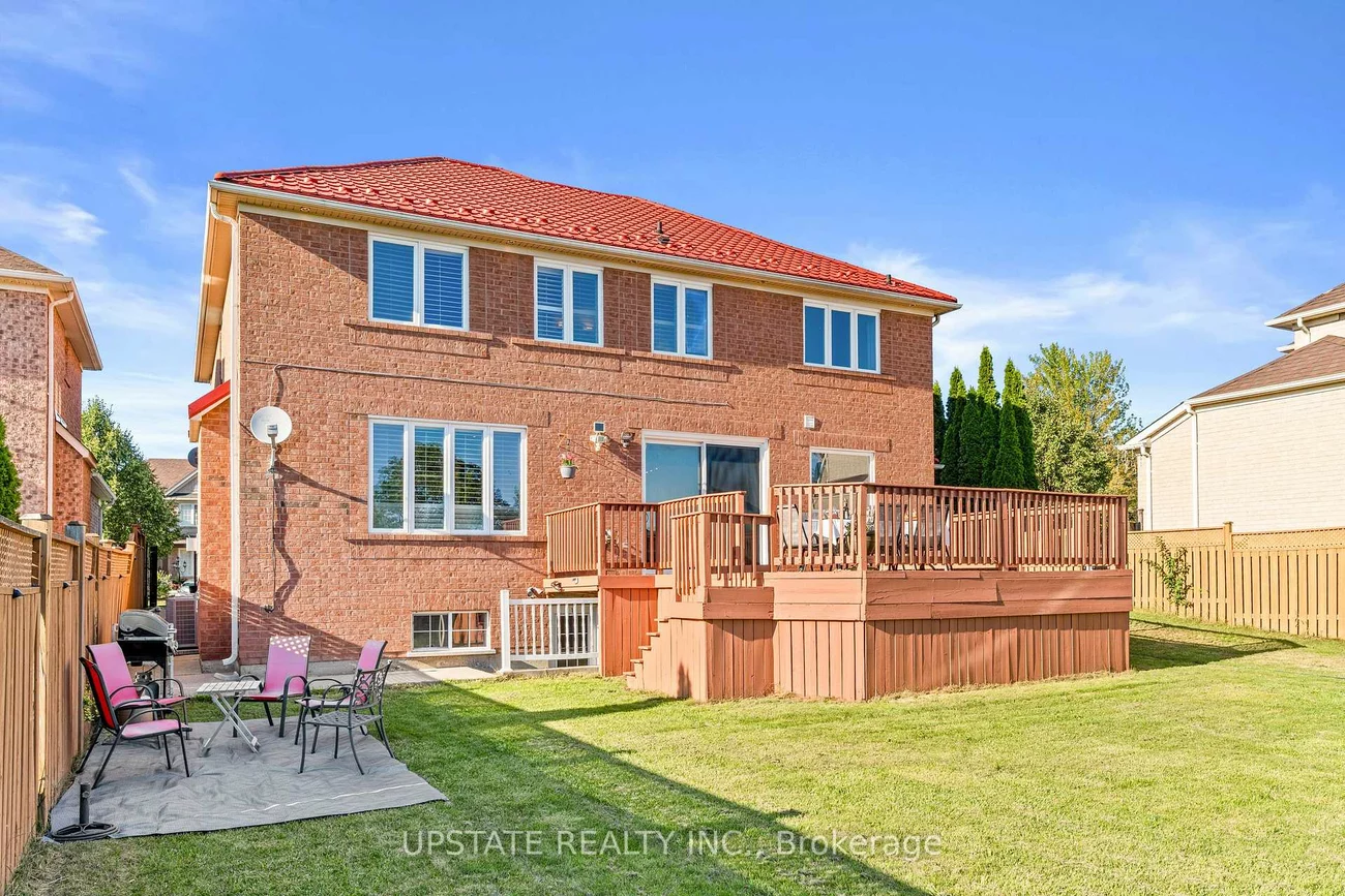 28, Cosmo, Vales of Castlemore, Brampton