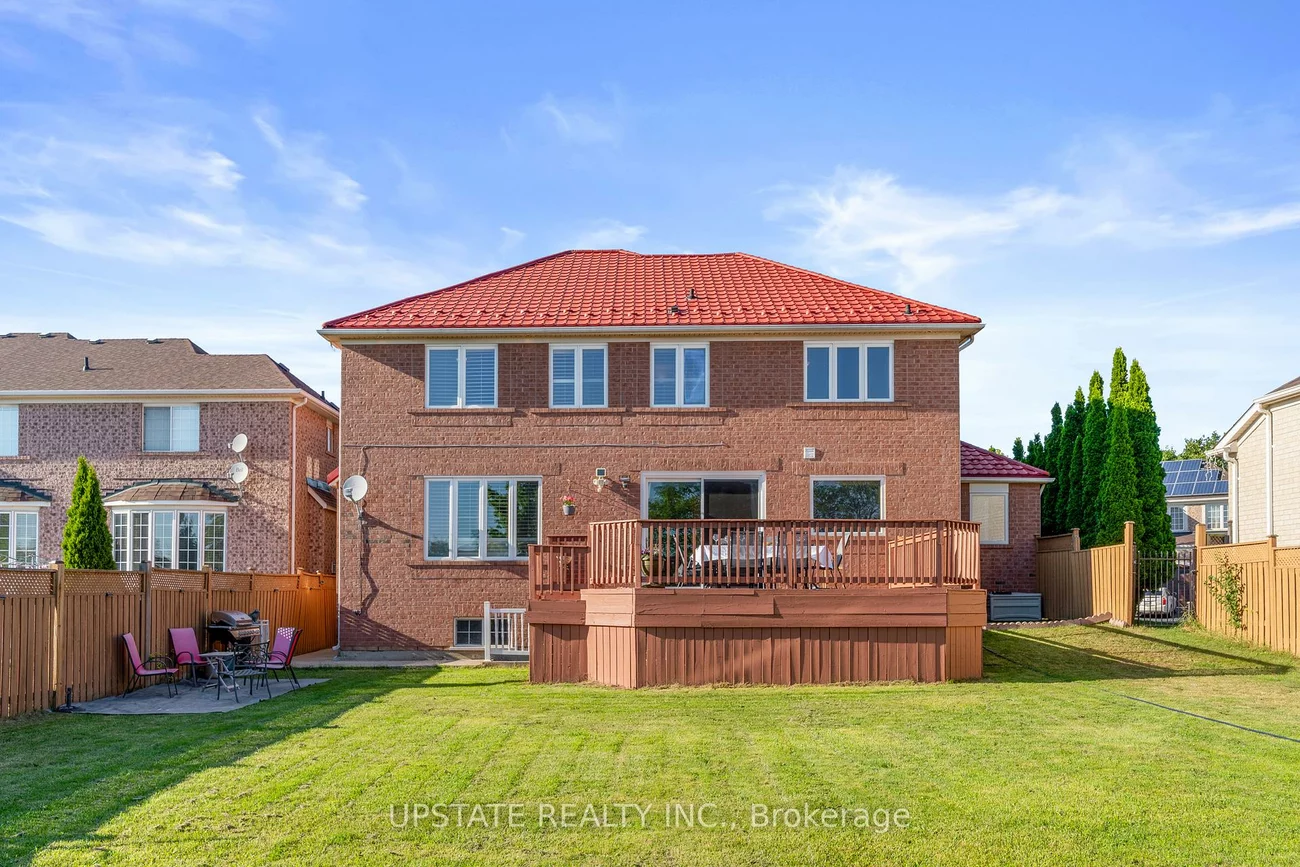 28, Cosmo, Vales of Castlemore, Brampton