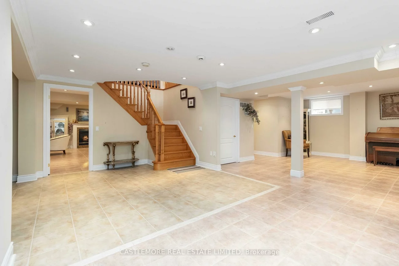 39, Saint Hubert, Vales of Castlemore, Brampton