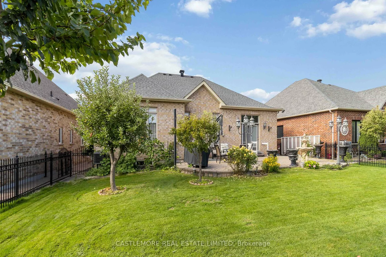 39, Saint Hubert, Vales of Castlemore, Brampton