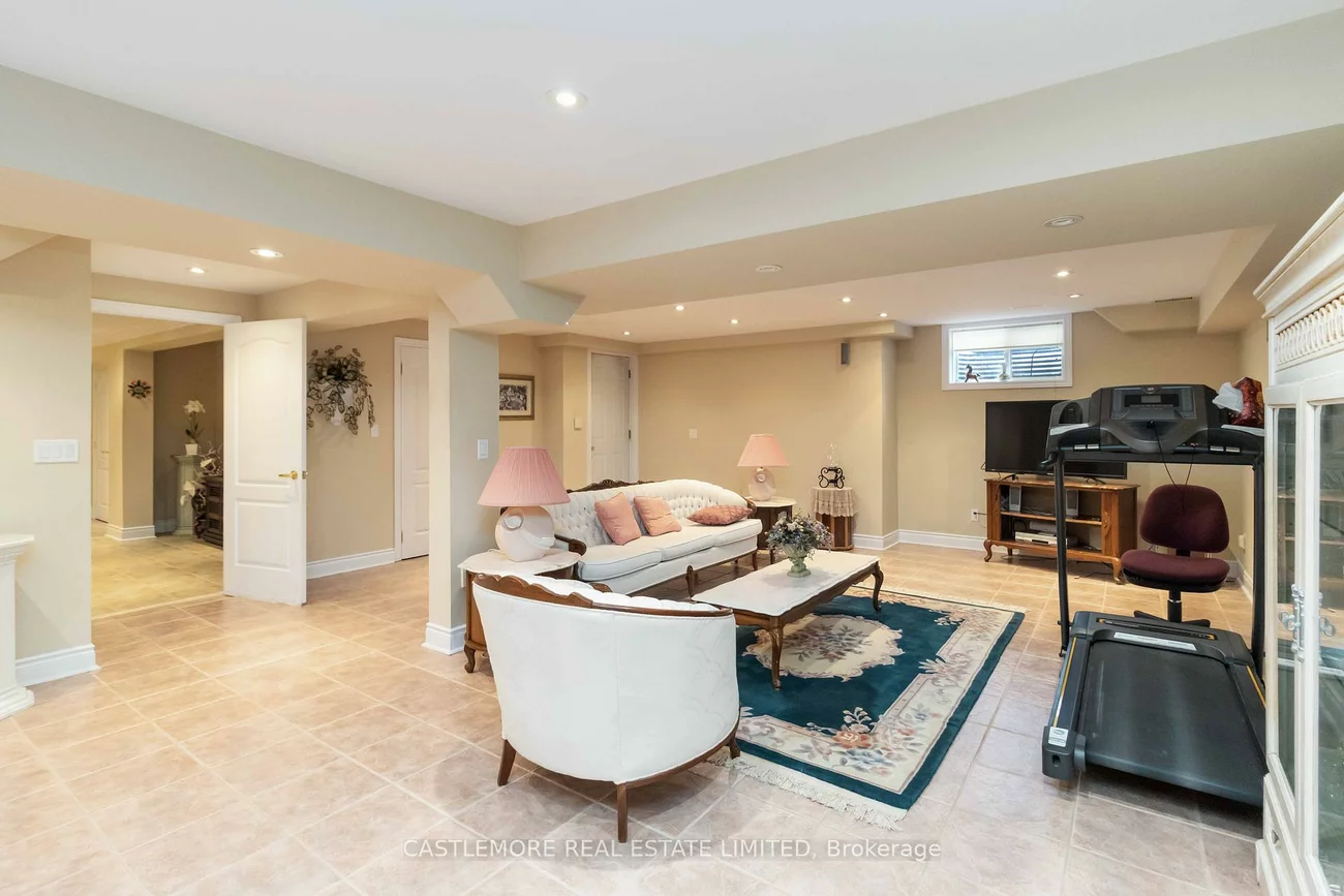 39, Saint Hubert, Vales of Castlemore, Brampton