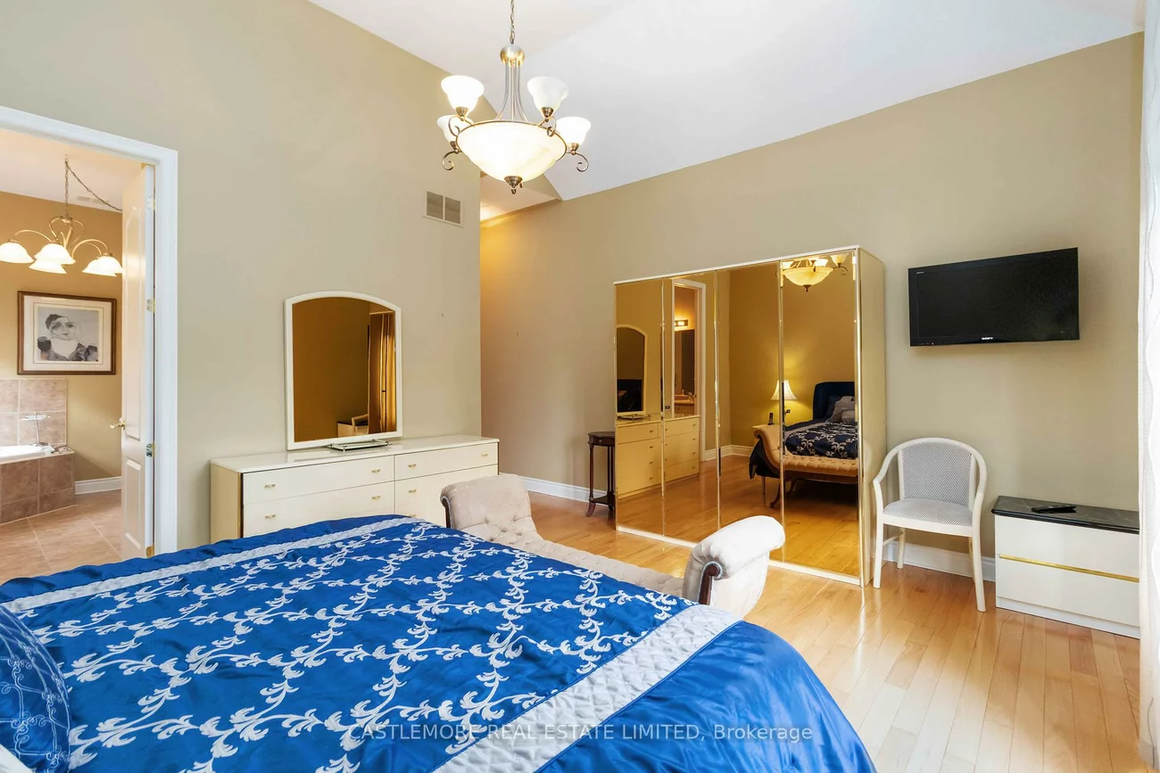 39, Saint Hubert, Vales of Castlemore, Brampton