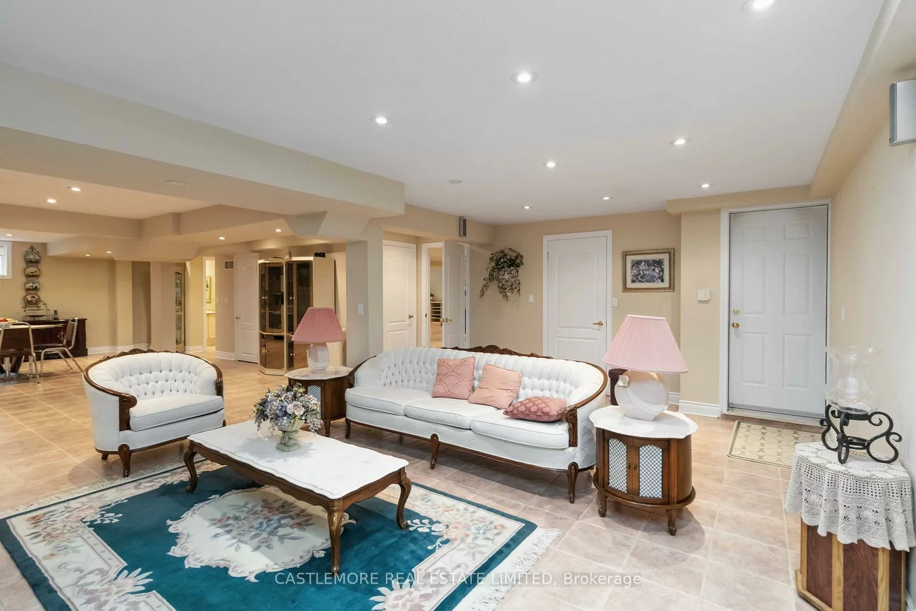 39, Saint Hubert, Vales of Castlemore, Brampton