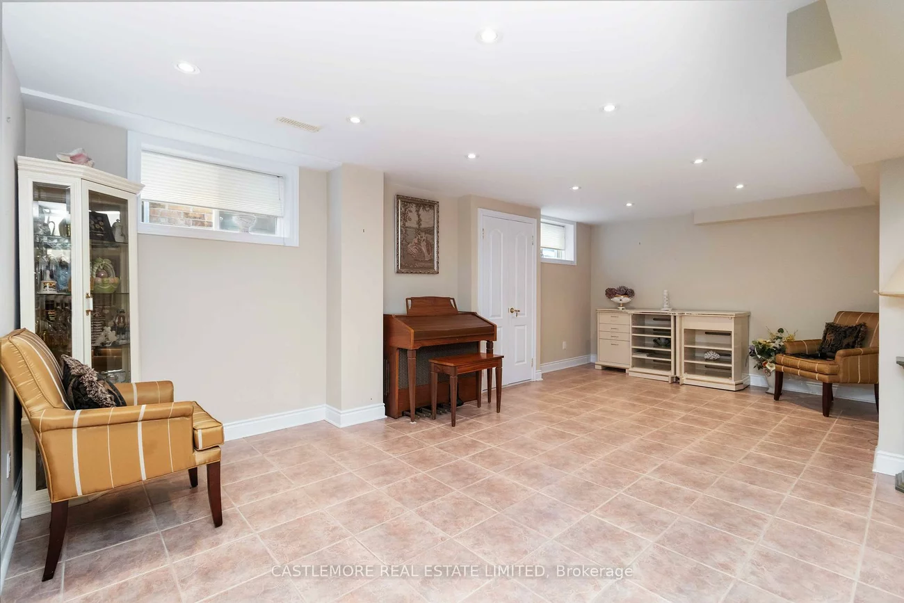39, Saint Hubert, Vales of Castlemore, Brampton