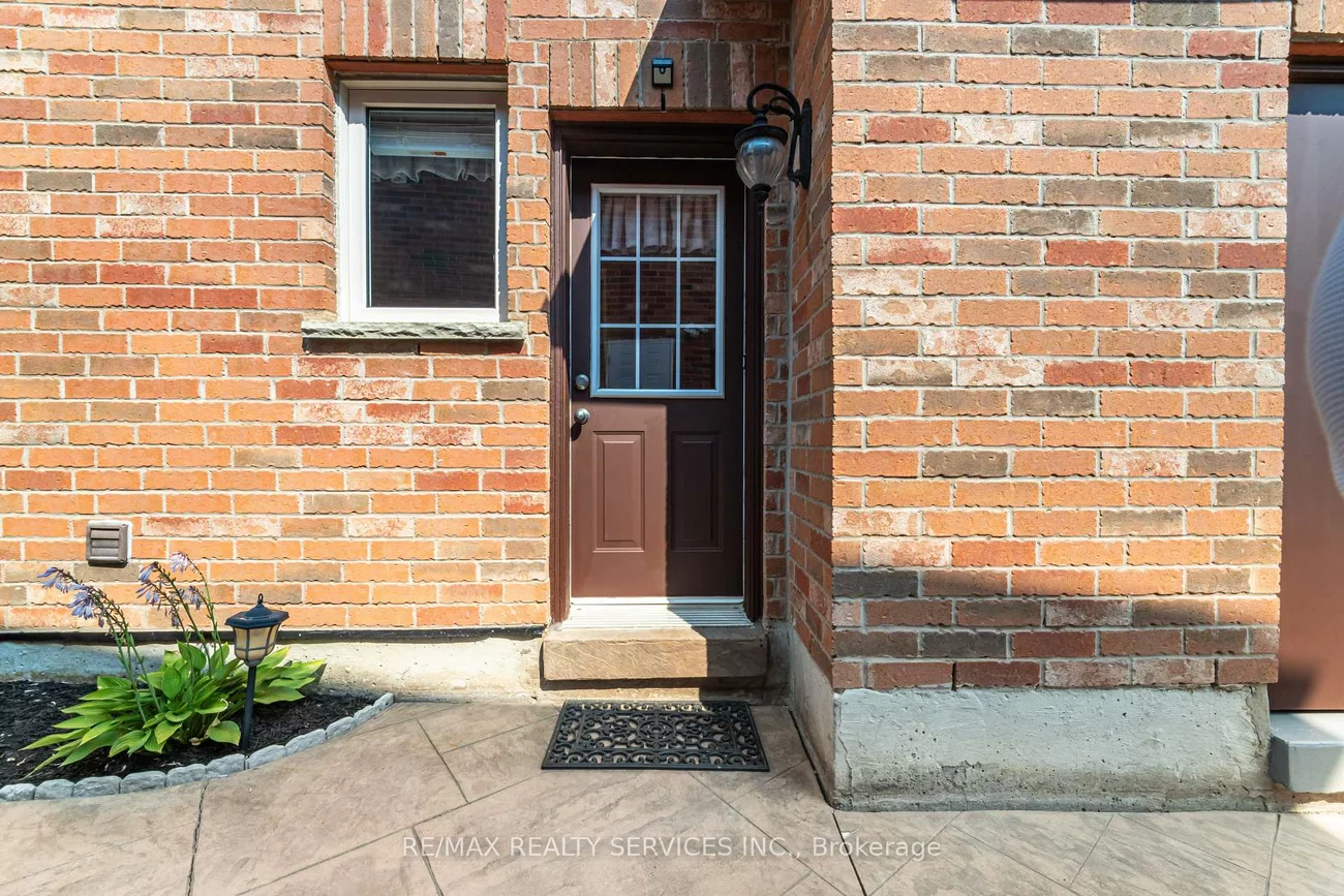 6, Hugo, Vales of Castlemore North, Brampton