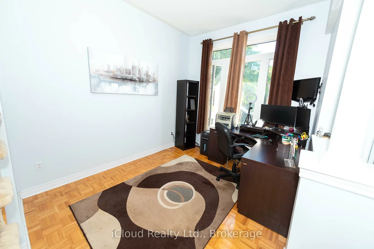 19, Fountainview, Bramalea North Industrial, Brampton