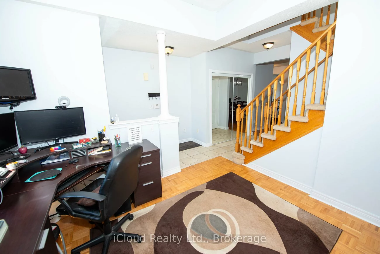 19, Fountainview, Bramalea North Industrial, Brampton