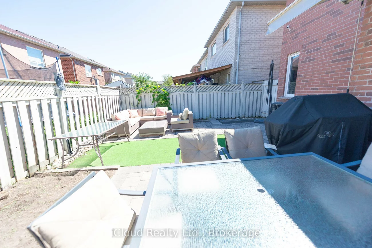 19, Fountainview, Bramalea North Industrial, Brampton