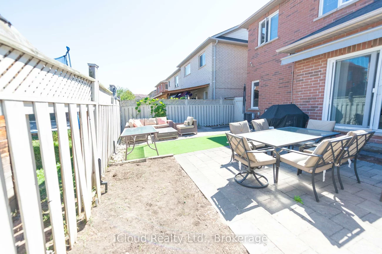 19, Fountainview, Bramalea North Industrial, Brampton