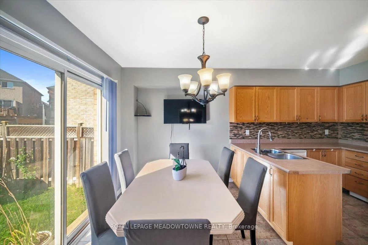 13, Albright, Fletcher's Creek Village, Brampton