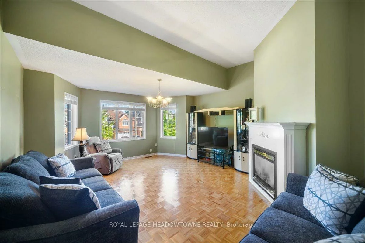 13, Albright, Fletcher's Creek Village, Brampton