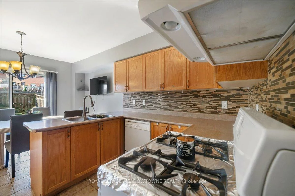 13, Albright, Fletcher's Creek Village, Brampton