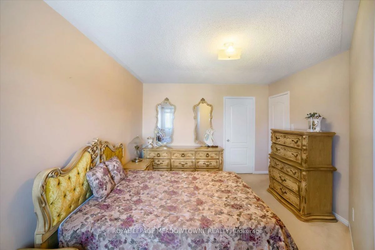 13, Albright, Fletcher's Creek Village, Brampton