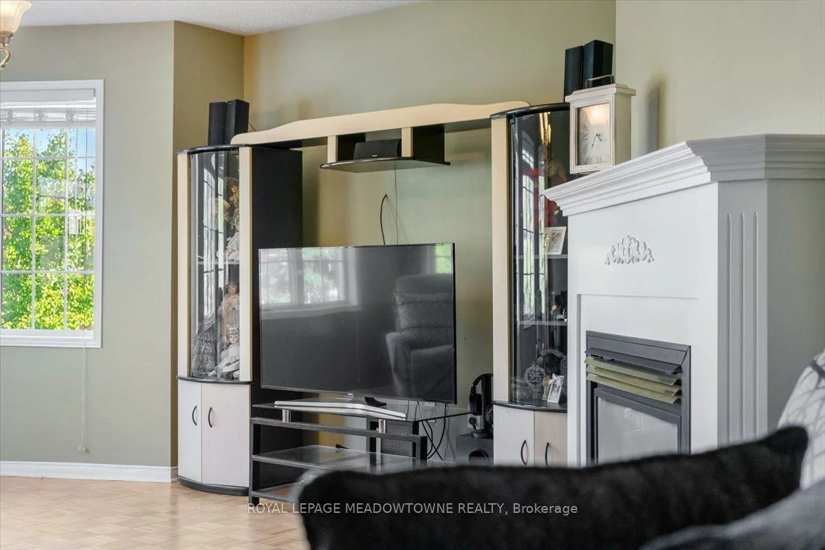 13, Albright, Fletcher's Creek Village, Brampton