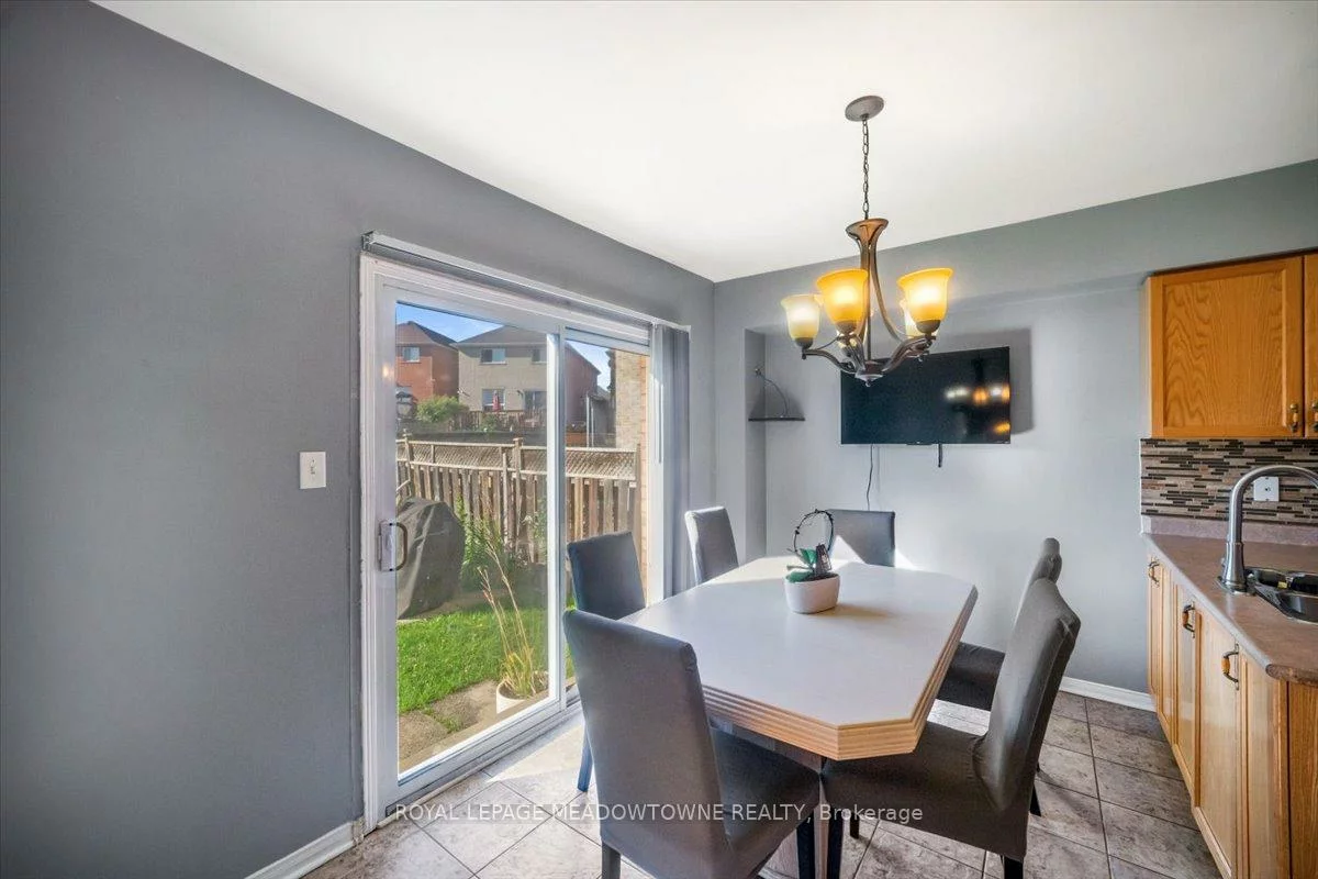 13, Albright, Fletcher's Creek Village, Brampton