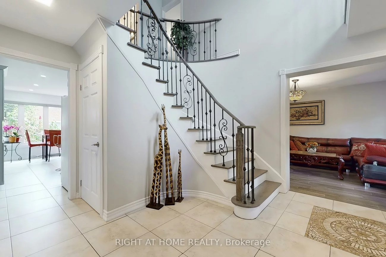 4, Peggy Anne Cove, Northgate, Brampton