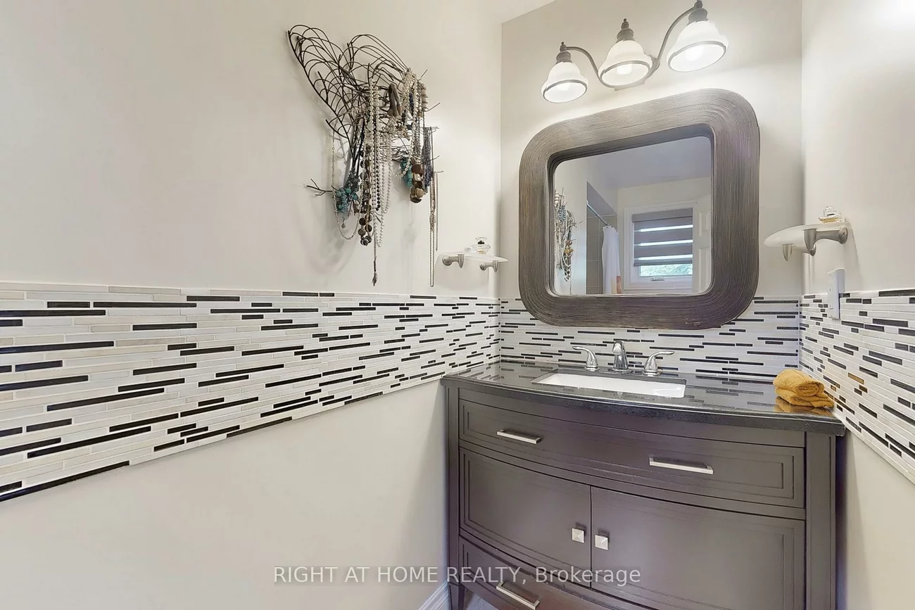 4, Peggy Anne Cove, Northgate, Brampton