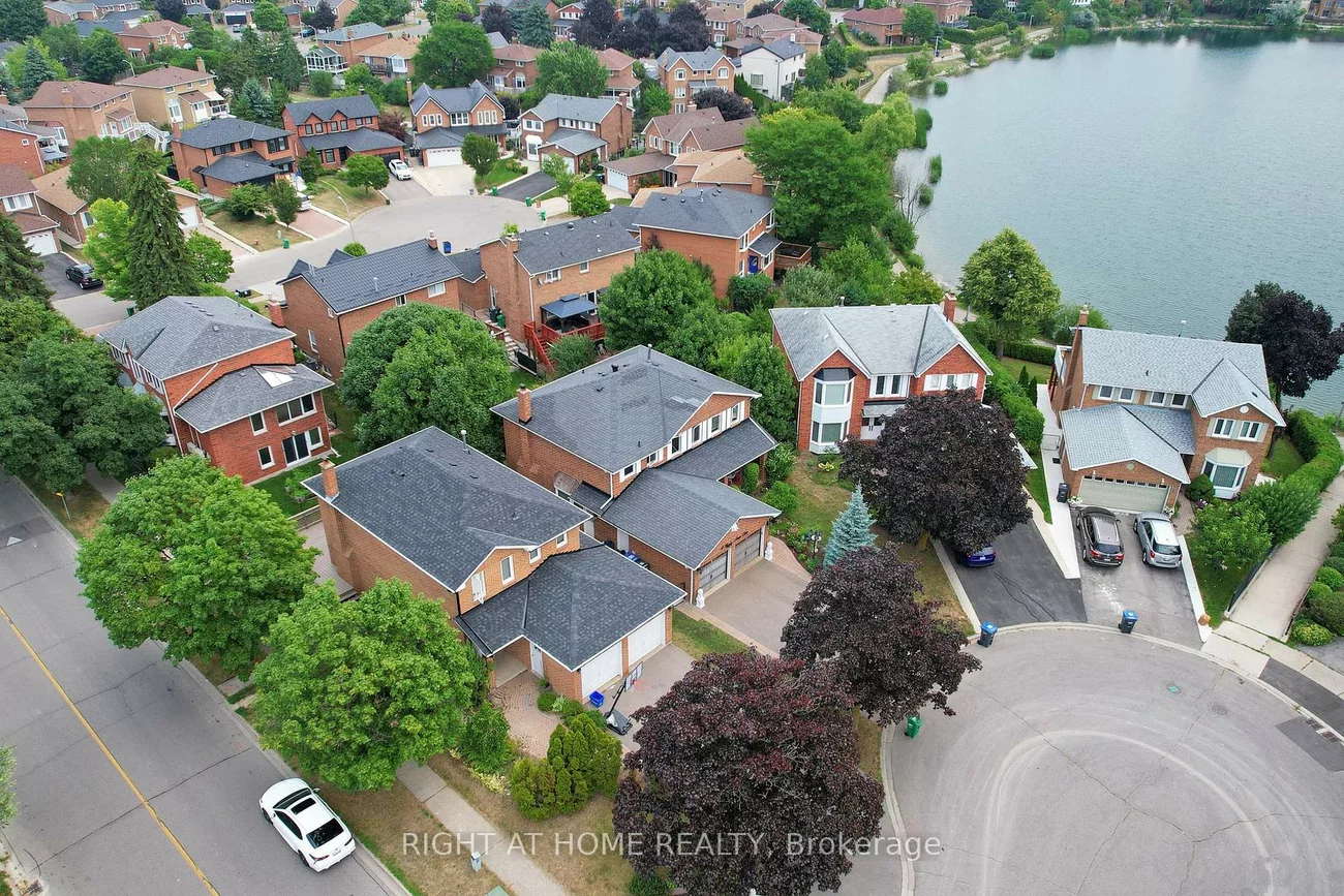 4, Peggy Anne Cove, Northgate, Brampton