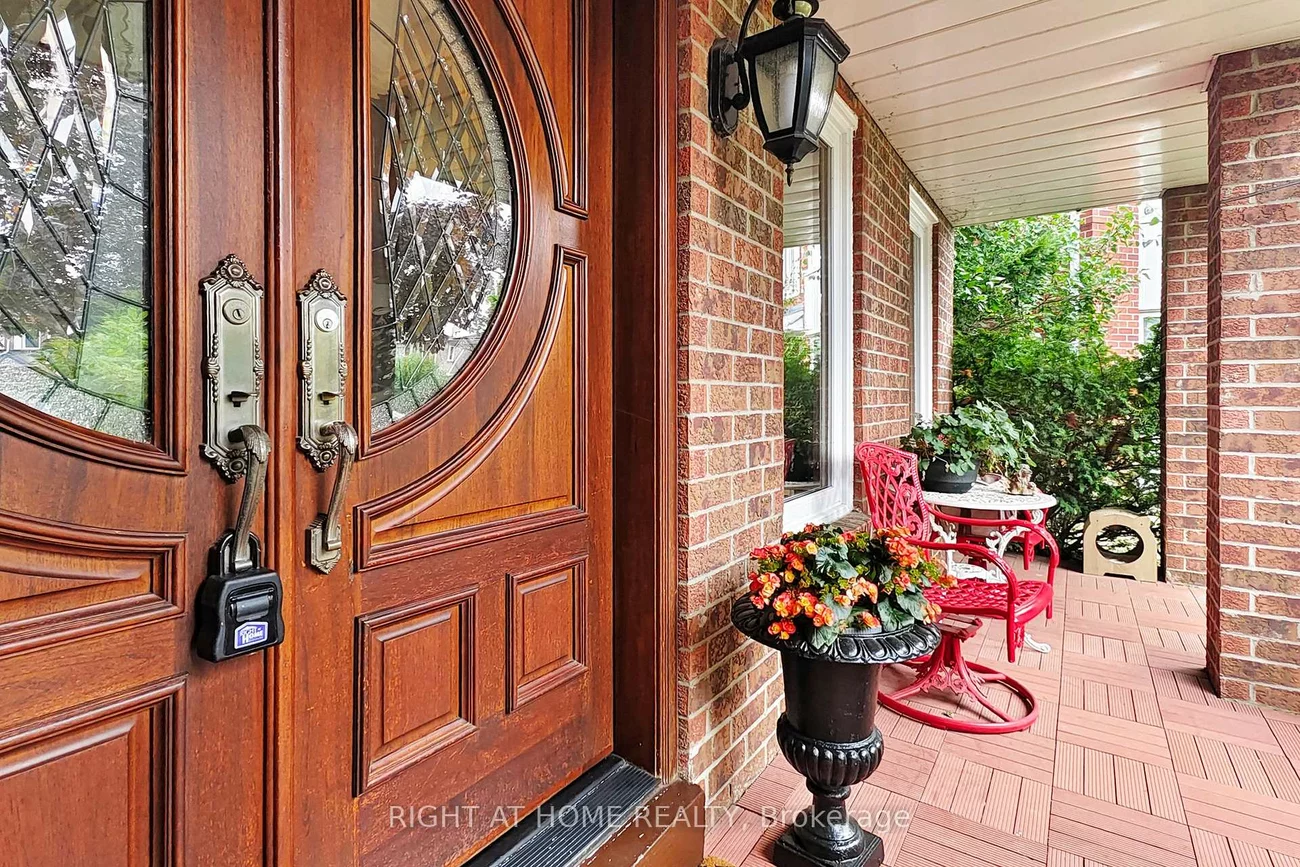 4, Peggy Anne Cove, Northgate, Brampton