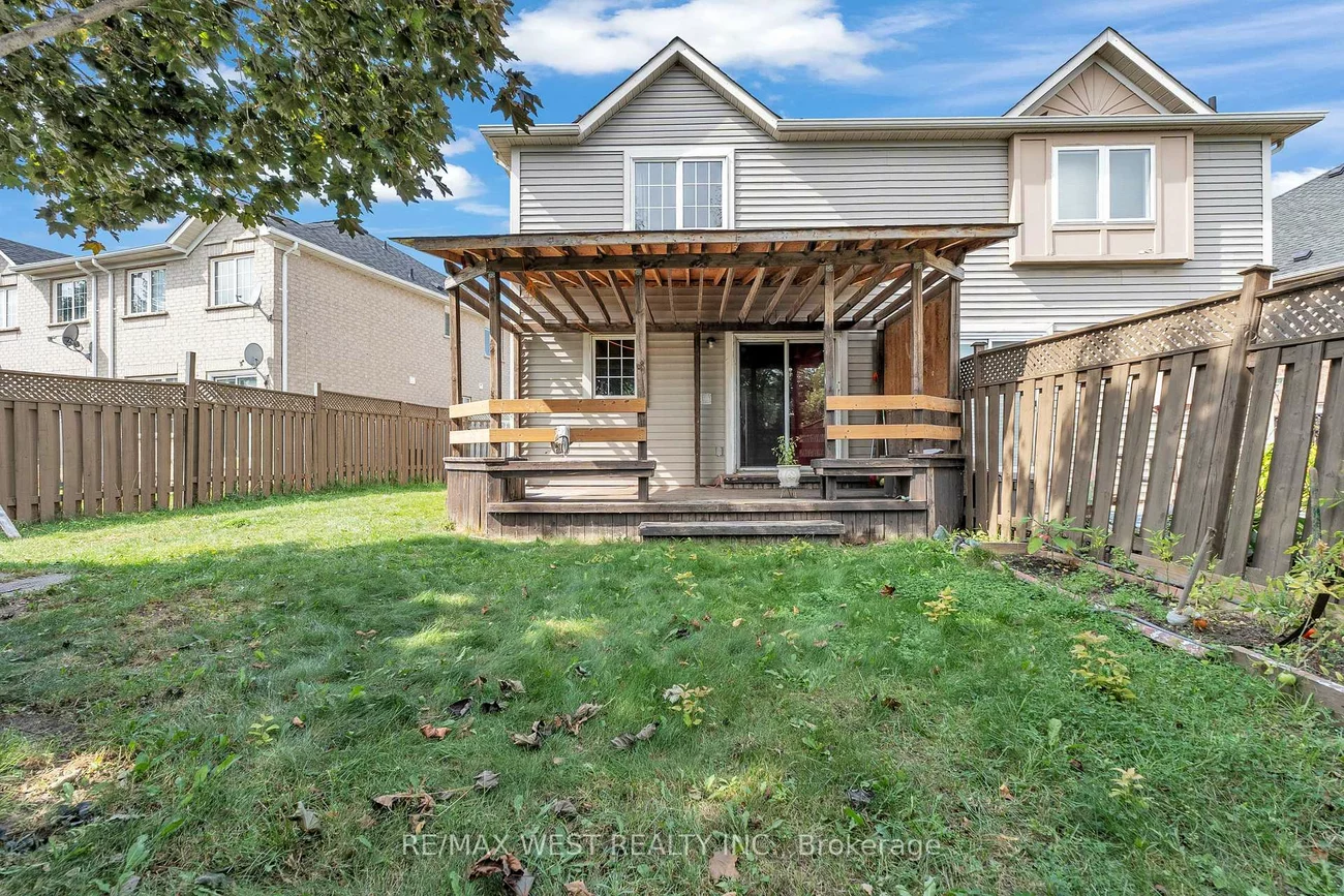 32, Weather Vane, Fletcher's Creek Village, Brampton