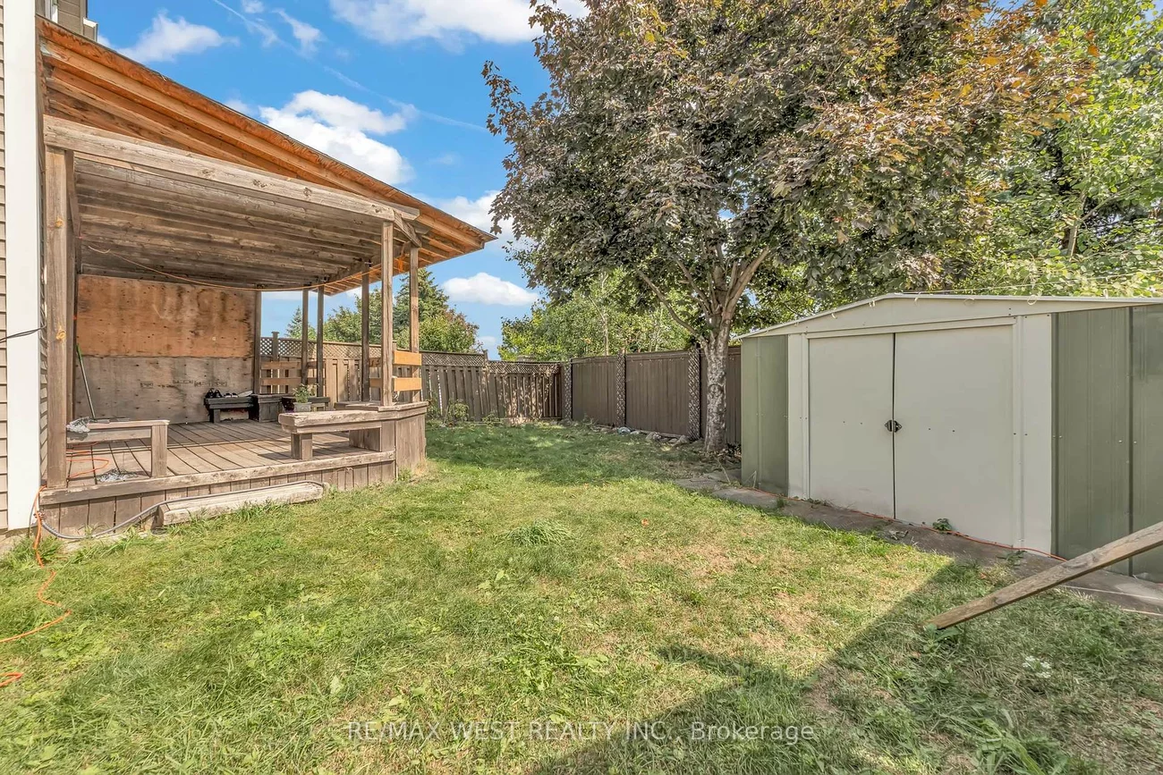 32, Weather Vane, Fletcher's Creek Village, Brampton